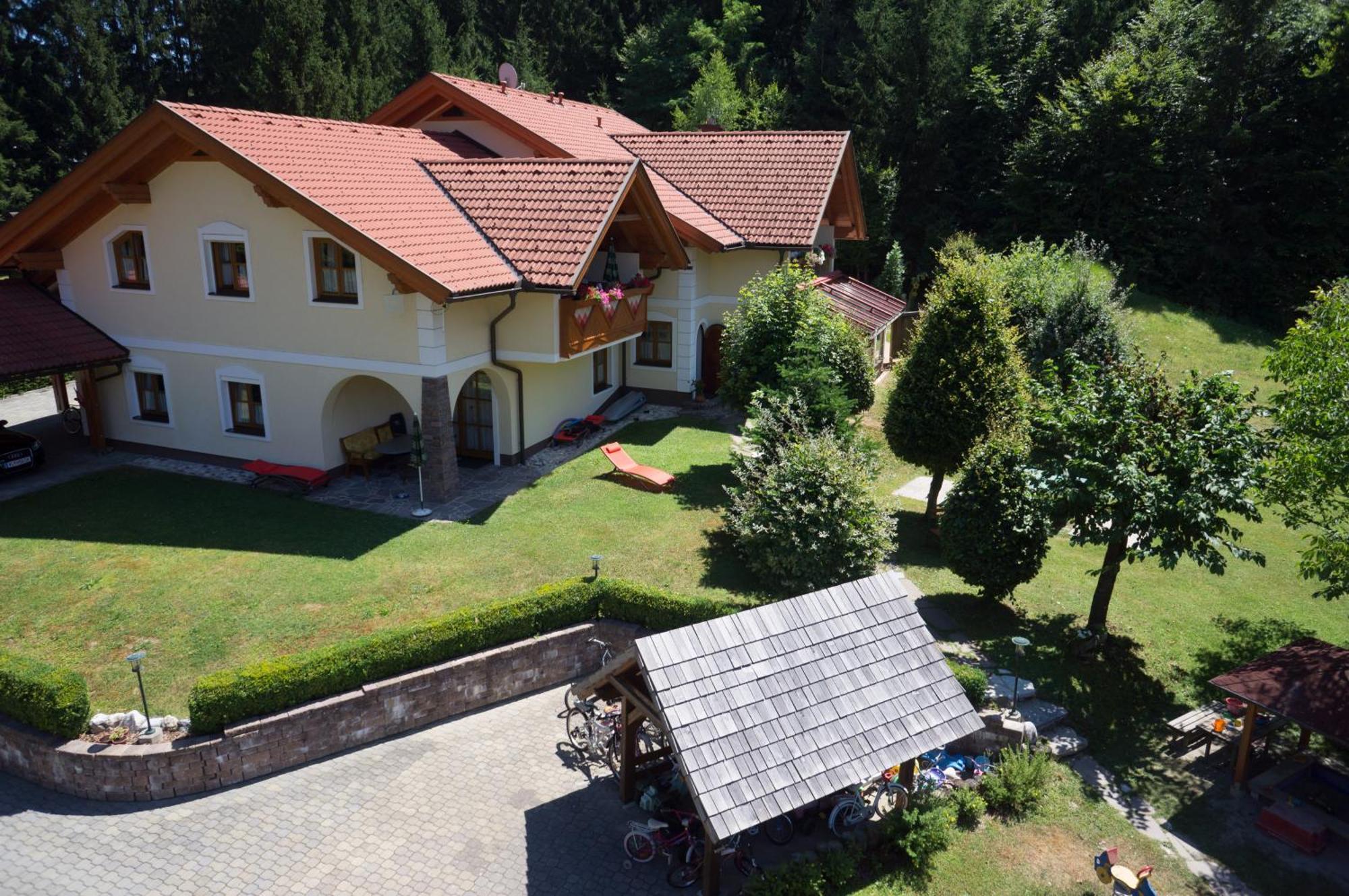 Ferienparadies Truppe Velden am Wörthersee Exterior photo